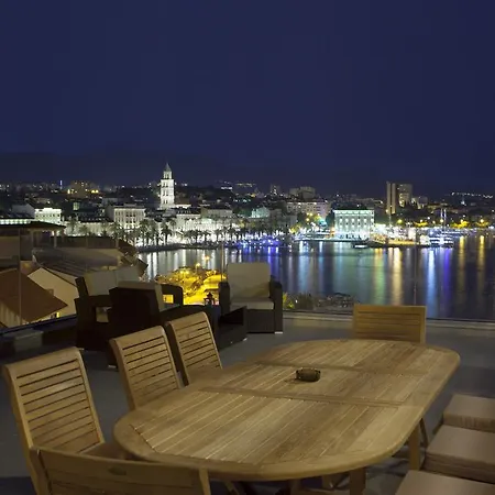 Apartment Luxury Penthouse Monriva *